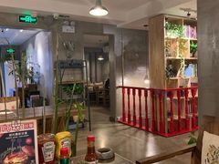 -HIGH FIVE哈福手工汉堡(桂林路店)