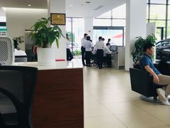 -上海宝信宝马4S店