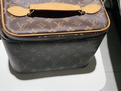 -爱包包奢侈品寄卖(国瑞购物中心店)