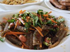 凉拌鱼皮-旋转餐厅