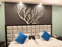 -昆明朗威酒店(昆明站火车站双桥夜市风情街店)