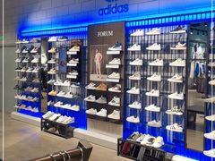 -adidas(滔搏朝阳大悦城店)