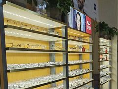 -优医视平价眼镜蔡司依视路折扣工厂店(十里堡店)