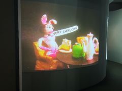 -Nathalie Djurberg与Hans Berg“牛皮纸包裹的月亮”-Prada荣宅当季展览