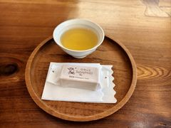 凤梨酥-微热山丘(台北民生公园门市店)