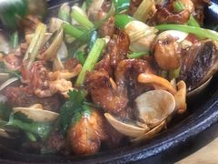 白贝土鱿啫鸡煲-大头唛·啫鸡煲.粤菜.专门店(289艺术园区店)