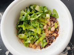 -黄利砖万峰林布依特色酸笋牛肉馆