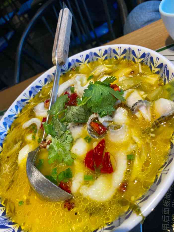 广隆记粤菜小馆(三元里店)-"就在棠下车站附近 听说凯德广场也有一家
