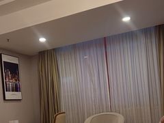 -维也纳酒店(华为广州研发中心罗冲围店)