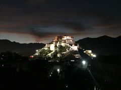 -平措康桑·和牛自助观景餐厅(布达拉宫店)