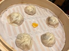 黑松露猪肉小笼包-鼎泰丰(德基广场店)