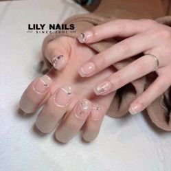 -Lilly.chow美甲美睫