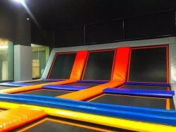 -蹦贝运动中心·蹦床·攀岩·闯关(龙岗店)