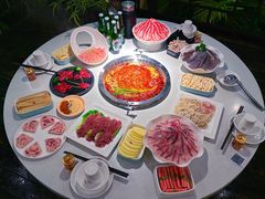 -茅草房·河畔园林火锅