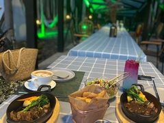 -桉树林A coffee 森林餐厅(三圣乡店)