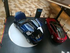 -TESLA 特斯拉(上海太古汇体验店)
