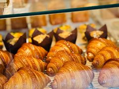 -VERIE BAKEHOUSE