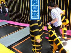 -嘿哟动霸CHUA·新潮玩运动娱乐中心·蹦床滑冰团建乐园