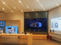 -华为授权体验店(中山公园来福士)