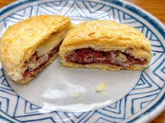 玫瑰鲜花饼-云海肴·汽锅鸡·云南菜(天山百盛优客店)