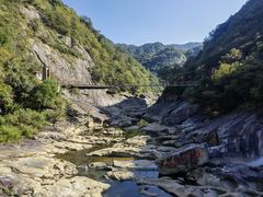 -燕子河大峡谷天坑仙境