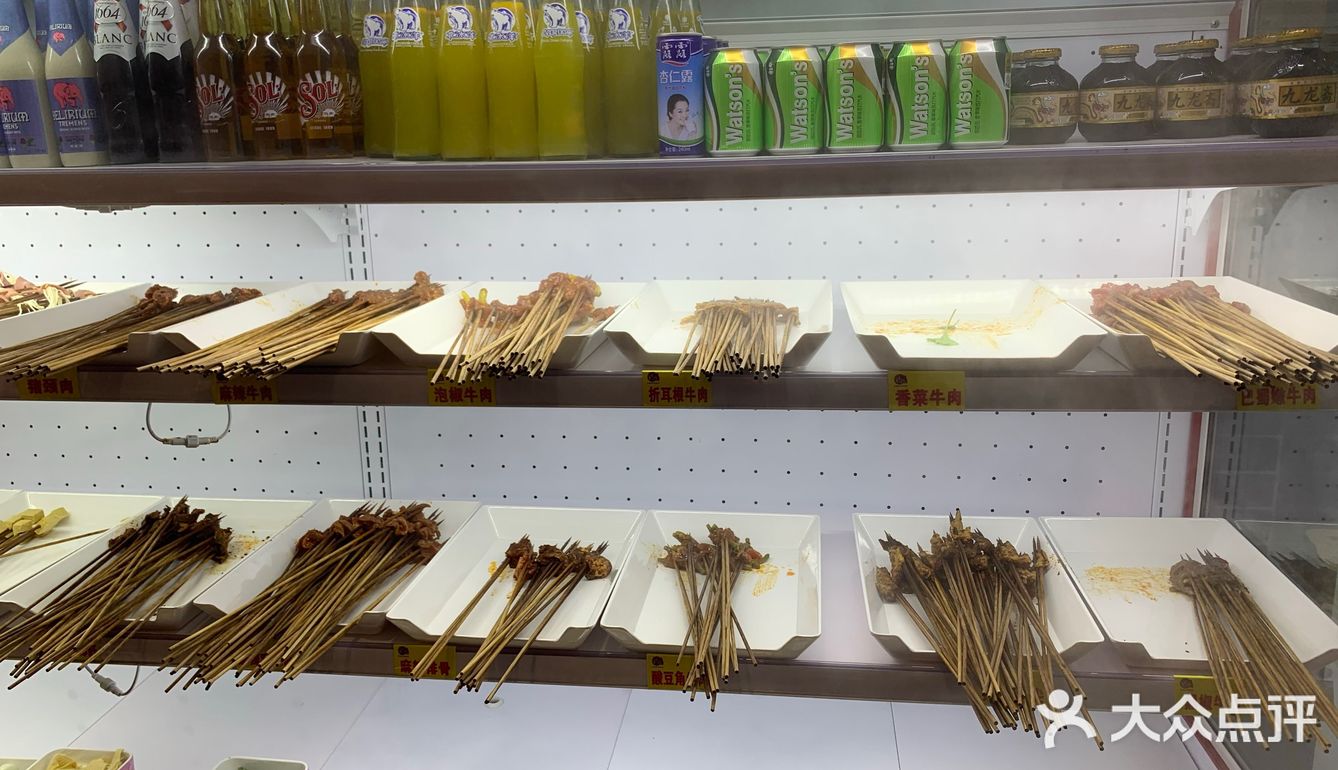 番茄锅味道很浓郁，辣锅越煮越辣