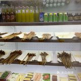 番茄锅味道很浓郁，辣锅越煮越辣