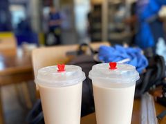 都匀毛尖奶茶-包整·丝娃娃(一览甲秀楼风景店)