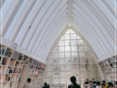 -钟书阁(松江泰晤士小镇店)