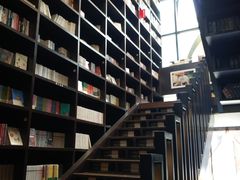 -钟书阁(松江泰晤士小镇店)