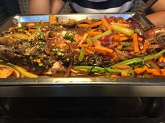 -鸣记脆皮烤鱼·海鲜烤鱼(三八广场店)