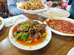 -歹歹的加个面过油肉拌面