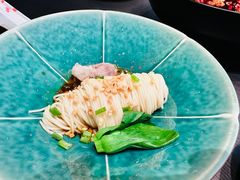 雪花牛肉担担面-景忆川·川粤菜
