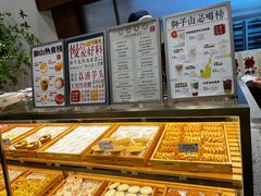 面包甜点陈列柜-君之狮子山·轻糖烘焙(松江印象城店)