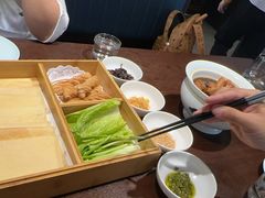 -湖畔鲁菜·二十年老字号餐厅(大明湖店)