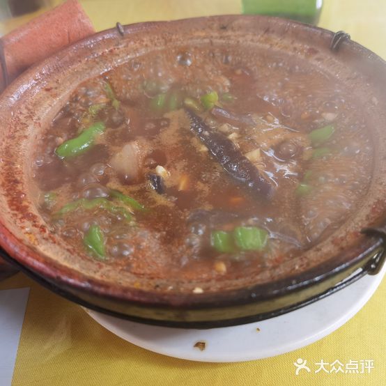 海螺美食砂锅城(谊和大厦东南)