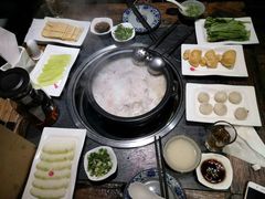 -大匠工房古船木艺术餐厅·猪肚鸡专门店(长白仙岛店)