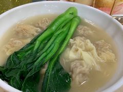 骨筒汤鲜虾云吞-港美茗点名菜(万江店)