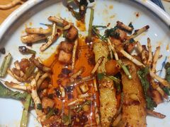 -包整·丝娃娃(一览甲秀楼风景店)