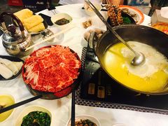 -鲜入围煮花胶鸡海鲜火锅