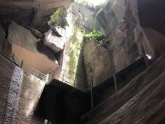 -伍山石窟