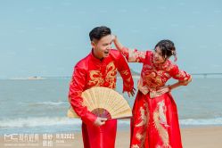 -现代经典婚纱摄影