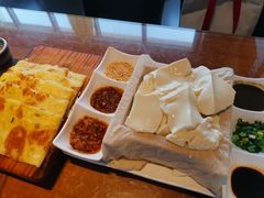 -95号酱骨·一块豆腐(展春园西路店)