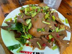 -宏兴烤鱼山庄(宣恩总店)
