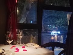 -弦月窗LUNETTE BY AMANDA(复兴路店)