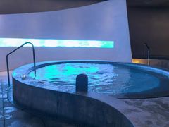 -涨巢·潮玩水疗局