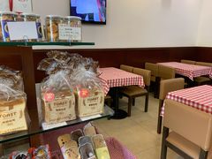 面包甜点陈列柜-红宝石·鲜奶小方(莘庄店)
