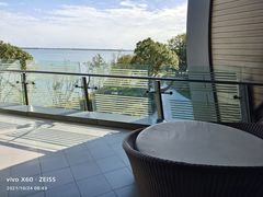 -上海滴水湖皇冠假日酒店