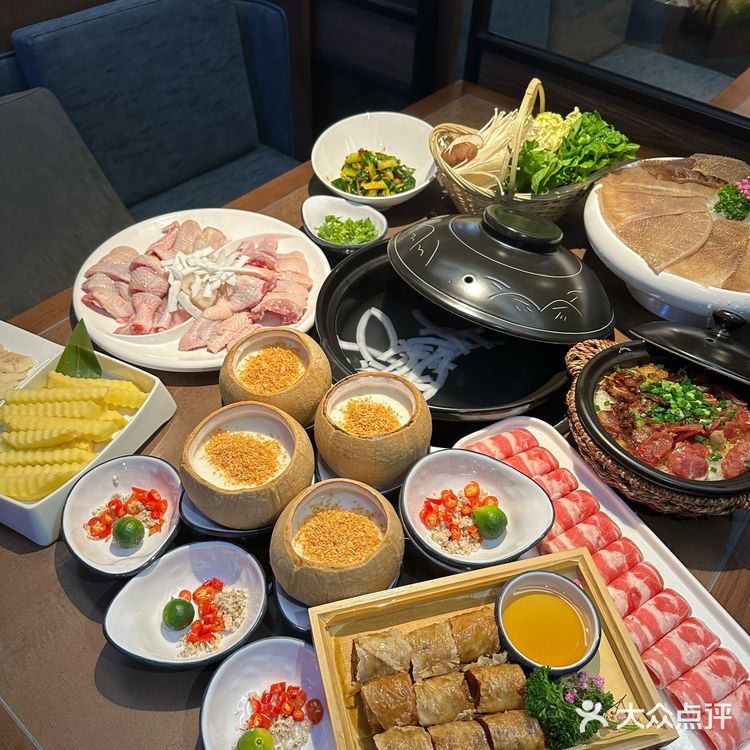 昆明恒隆牛马们为了吃上这家椰子鸡是有多拼