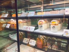 面包甜点陈列柜-喜茶(深圳丰盛町店)
